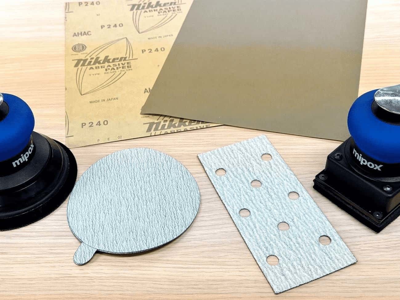 Nikkenのメイン製品。シート型、丸型、角形、ベルト型さまざまな形サイズを揃えております。