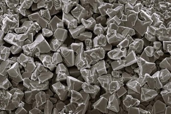 砥粒破壊の瞬間を示すSEM系ビジュアル