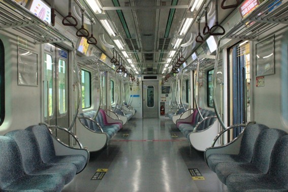 車両内部