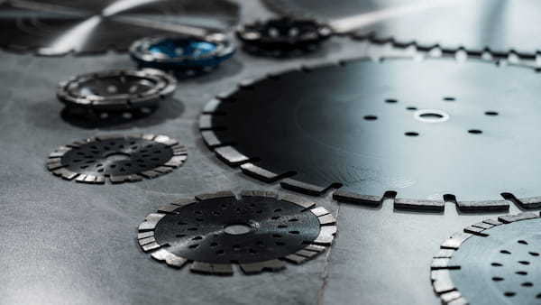 ボンド工具（焼結して製造されたダイヤモンド工具）の構造・写真