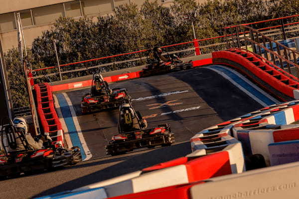 コースには立体交差があり走りごたえがある