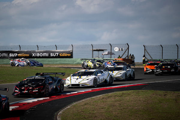 6号車のレース風景