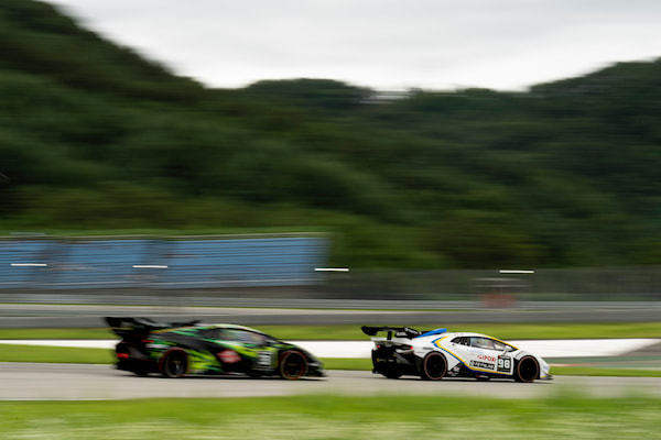 Race2で走る98号車