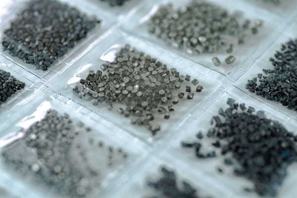 微細な研磨材粒子のイメージ