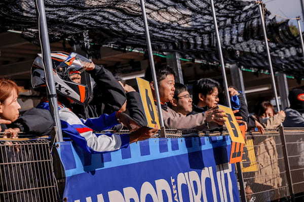 交替タイミングは号車のNoカードを出す