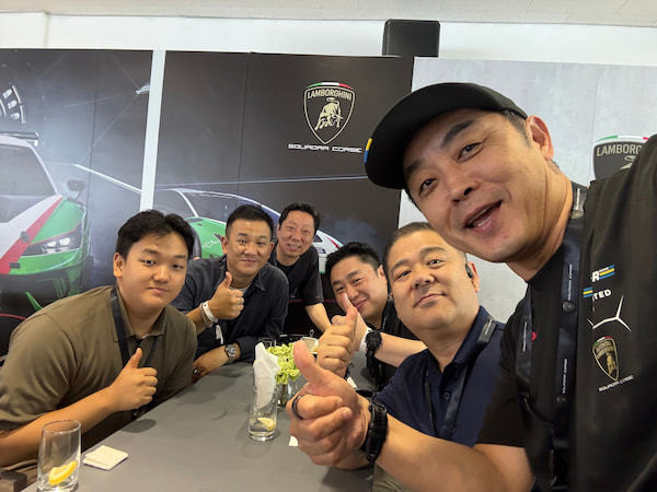 VIPホスピタリティを楽しむ参加者達