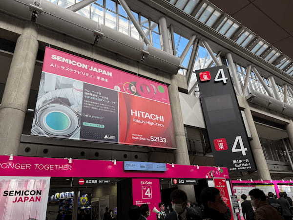 東錬4は入り口が長蛇の列