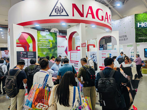 NAGASE(TAIWAN) CO., LTD.様 ブース内 プローブカード・ソケット向けクリーニングシートを紹介させていただきました。