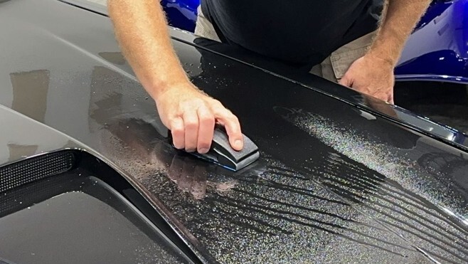 ファイルと耐水ペーパーを使った研磨
