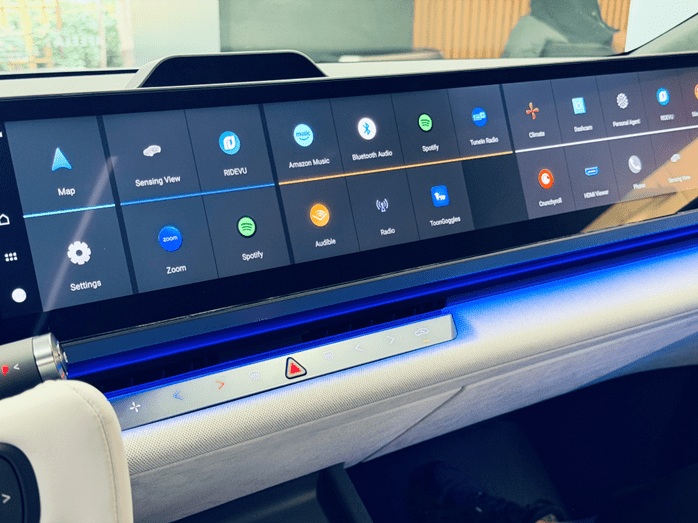 AFEELA フロントパネル２